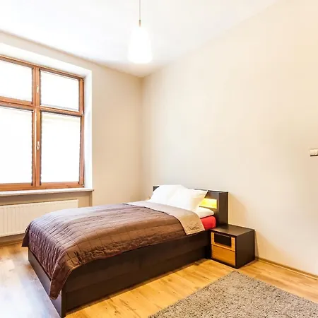 Apartament łazarza 17 *